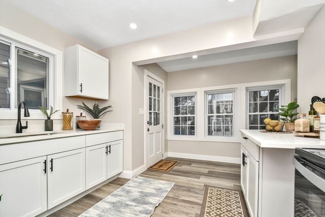 17 Wilcox St, Fall River, MA 02721
