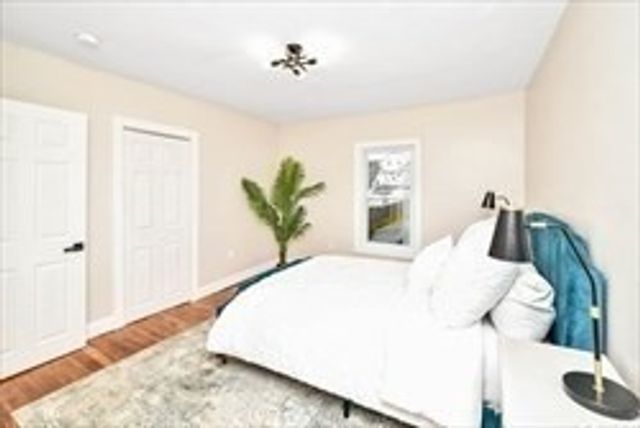 17 Wilcox St, Fall River, MA 02721