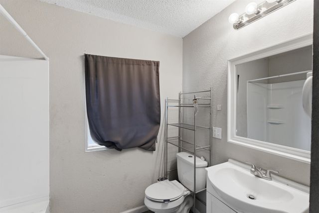 3604 E Skinner, Wichita, KS 67218