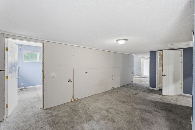 3604 E Skinner, Wichita, KS 67218