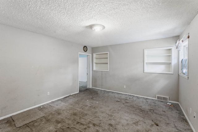 3604 E Skinner, Wichita, KS 67218