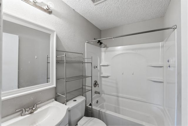 3604 E Skinner, Wichita, KS 67218