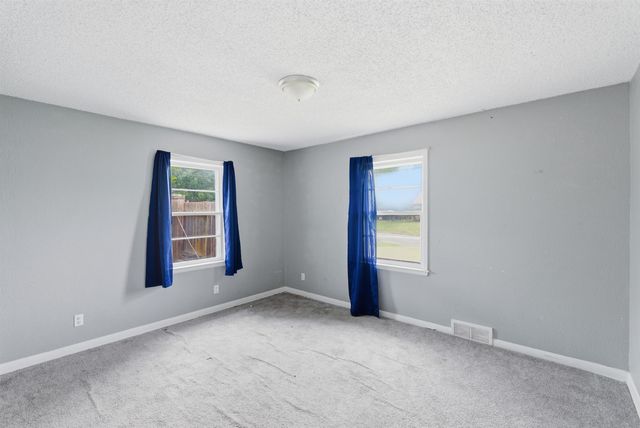 3604 E Skinner, Wichita, KS 67218
