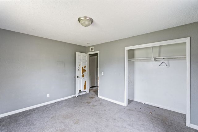 3604 E Skinner, Wichita, KS 67218