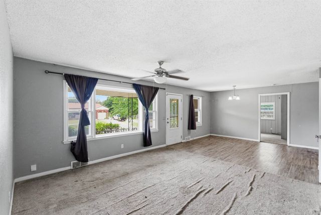 3604 E Skinner, Wichita, KS 67218