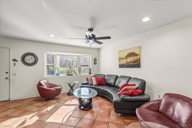 749 S Mollison Ave 27, El Cajon, CA 92020