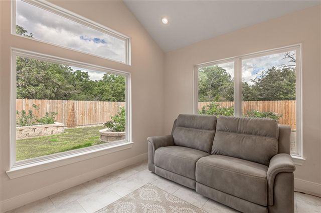 2803 Fm 2158, Midway, TX 75852