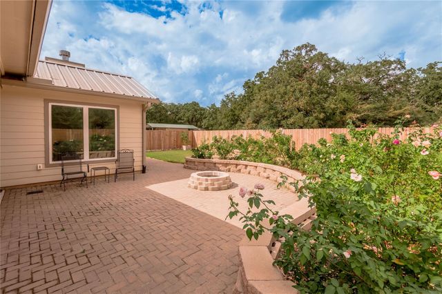 2803 Fm 2158, Midway, TX 75852