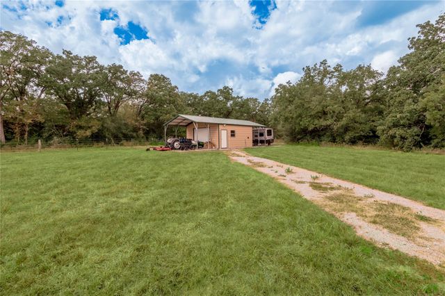 2803 Fm 2158, Midway, TX 75852