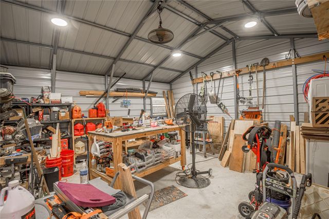 2803 Fm 2158, Midway, TX 75852