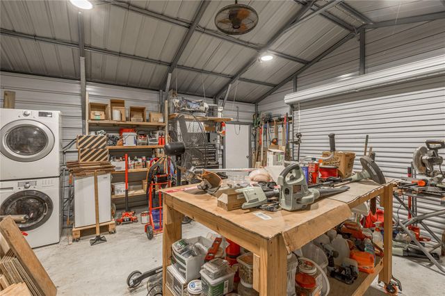 2803 Fm 2158, Midway, TX 75852