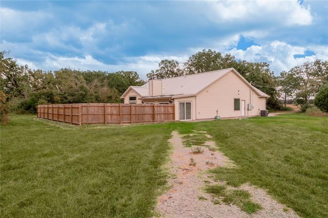 2803 Fm 2158, Midway, TX 75852