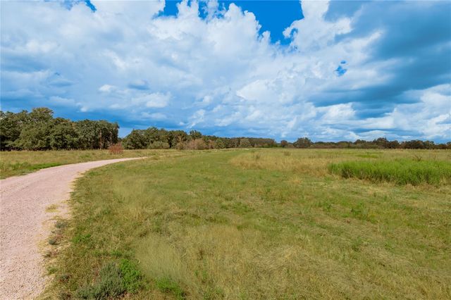 2803 Fm 2158, Midway, TX 75852