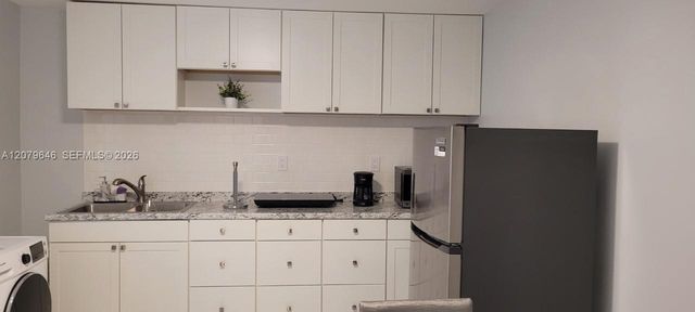 10901 NW 6th Court 1, Plantation, FL 33324