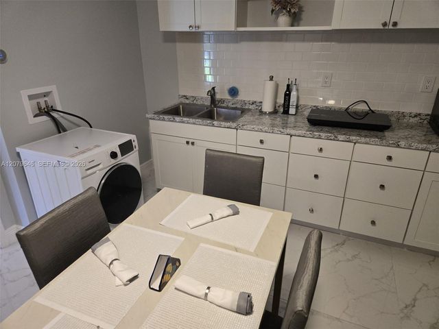 10901 NW 6th Court 1, Plantation, FL 33324