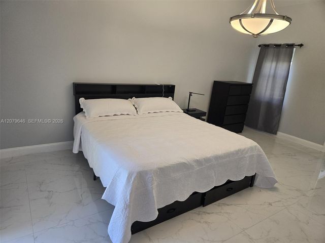 10901 NW 6th Court 1, Plantation, FL 33324