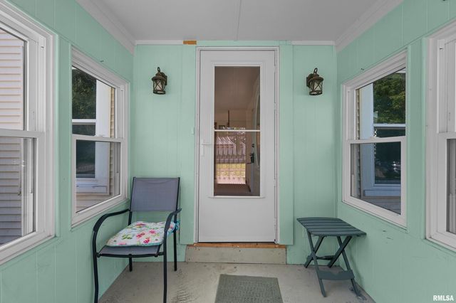 2375 31ST Street A, Moline, IL 61265