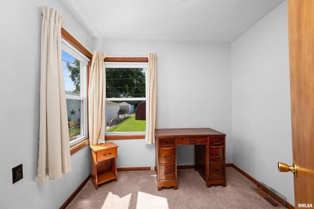 2375 31ST Street A, Moline, IL 61265