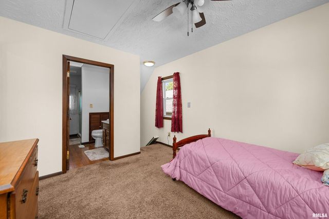 2375 31ST Street A, Moline, IL 61265