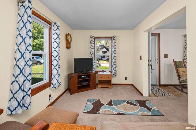 2375 31ST Street A, Moline, IL 61265