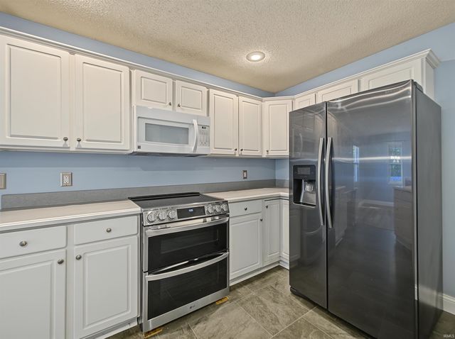 1512 Brixton Road, Evansville, IN 47710