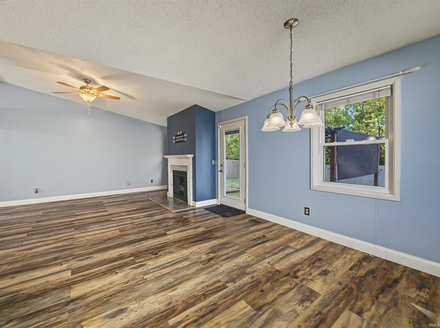 1512 Brixton Road, Evansville, IN 47710