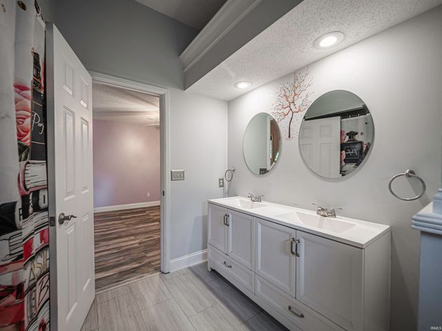 1512 Brixton Road, Evansville, IN 47710