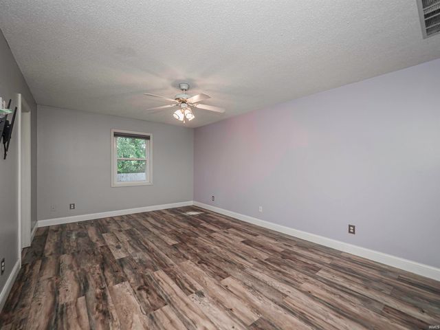 1512 Brixton Road, Evansville, IN 47710