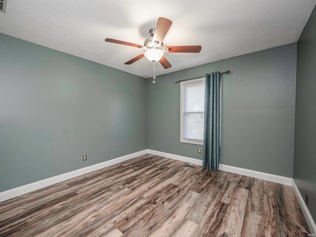 1512 Brixton Road, Evansville, IN 47710