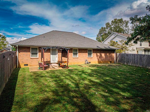 1512 Brixton Road, Evansville, IN 47710
