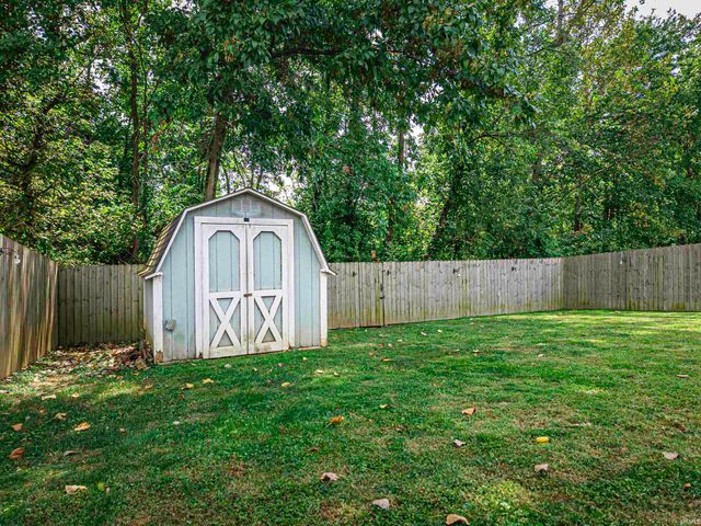 1512 Brixton Road, Evansville, IN 47710