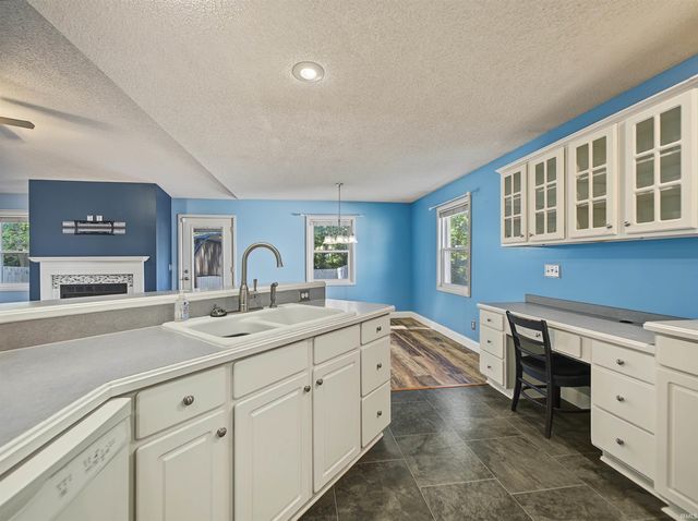 1512 Brixton Road, Evansville, IN 47710