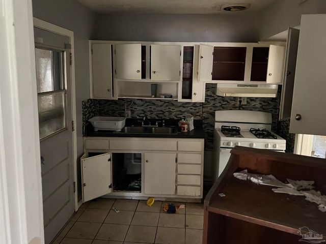 10 Pleasant Ave, Pensacola, FL 32505