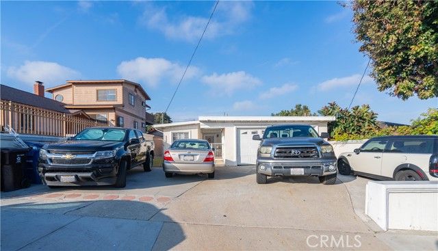 4487 W 131st Street, Hawthorne, CA 90250