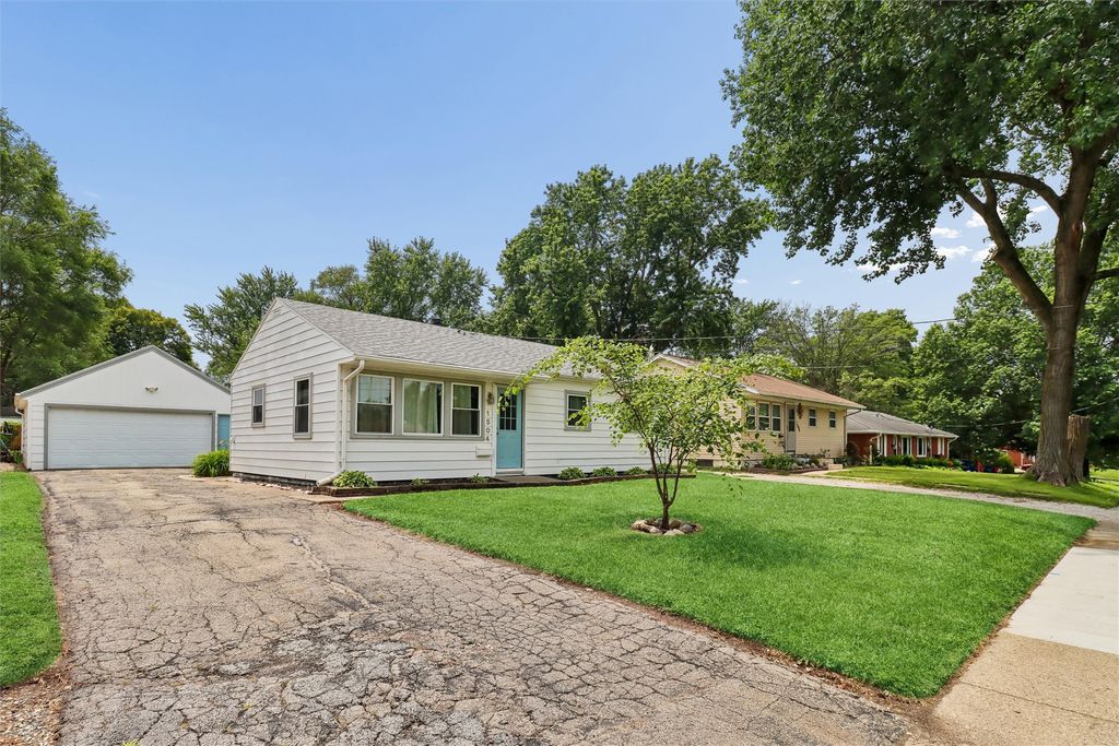 1504 Porter Avenue, Des Moines, IA 50315