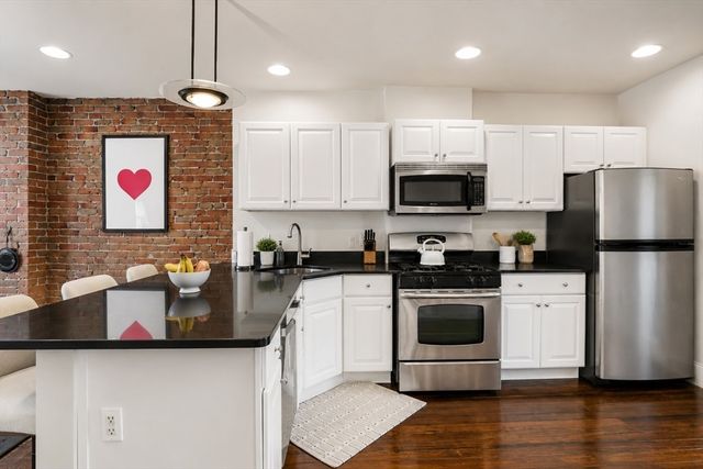 169 K St 1, Boston, MA 02127