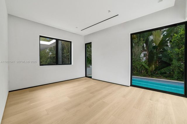 1520 W 22nd St, Miami Beach, FL 33140