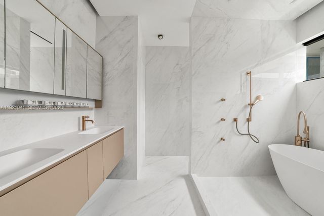 1520 W 22nd St, Miami Beach, FL 33140