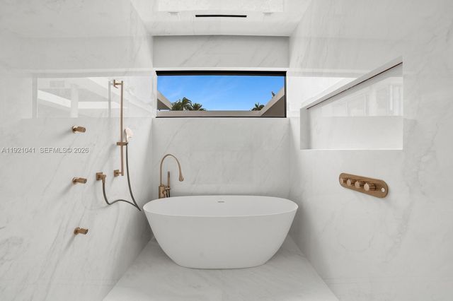 1520 W 22nd St, Miami Beach, FL 33140