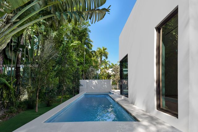 1520 W 22nd St, Miami Beach, FL 33140