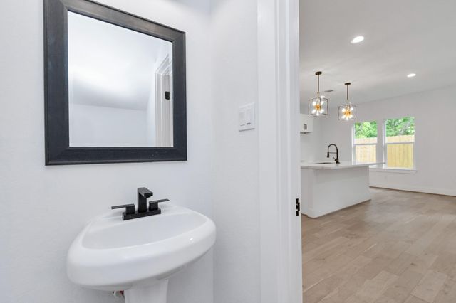 2813 Drew Street, Houston, TX 77004