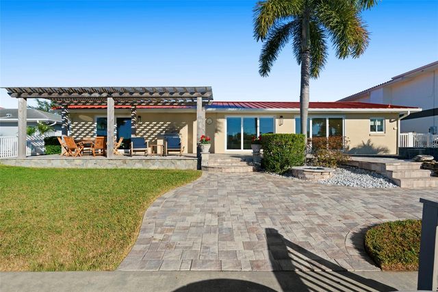 3936 VERSAILLES DRIVE, Tampa, FL 33634