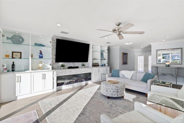 3936 VERSAILLES DRIVE, Tampa, FL 33634