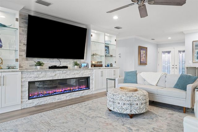 3936 VERSAILLES DRIVE, Tampa, FL 33634