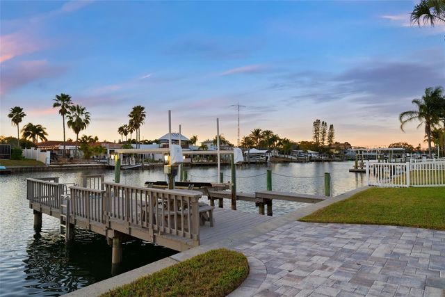 3936 VERSAILLES DRIVE, Tampa, FL 33634