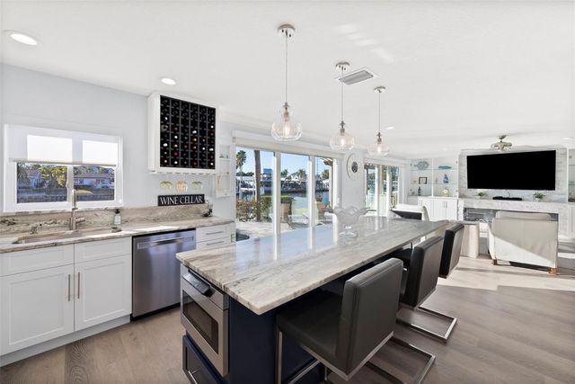 3936 VERSAILLES DRIVE, Tampa, FL 33634