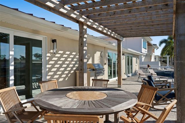 3936 VERSAILLES DRIVE, Tampa, FL 33634