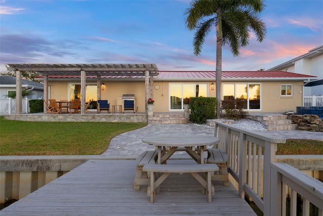 3936 VERSAILLES DRIVE, Tampa, FL 33634