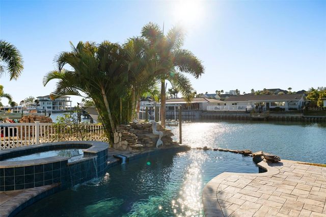 3936 VERSAILLES DRIVE, Tampa, FL 33634