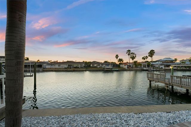 3936 VERSAILLES DRIVE, Tampa, FL 33634